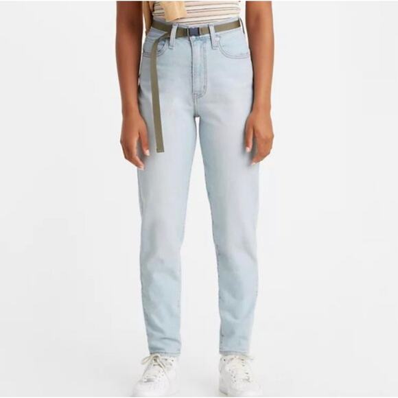 Levi's High Waisted Taper Jeans Light Wash Straight Leg Jeans Size 30 NWT - Picture 2 of 9